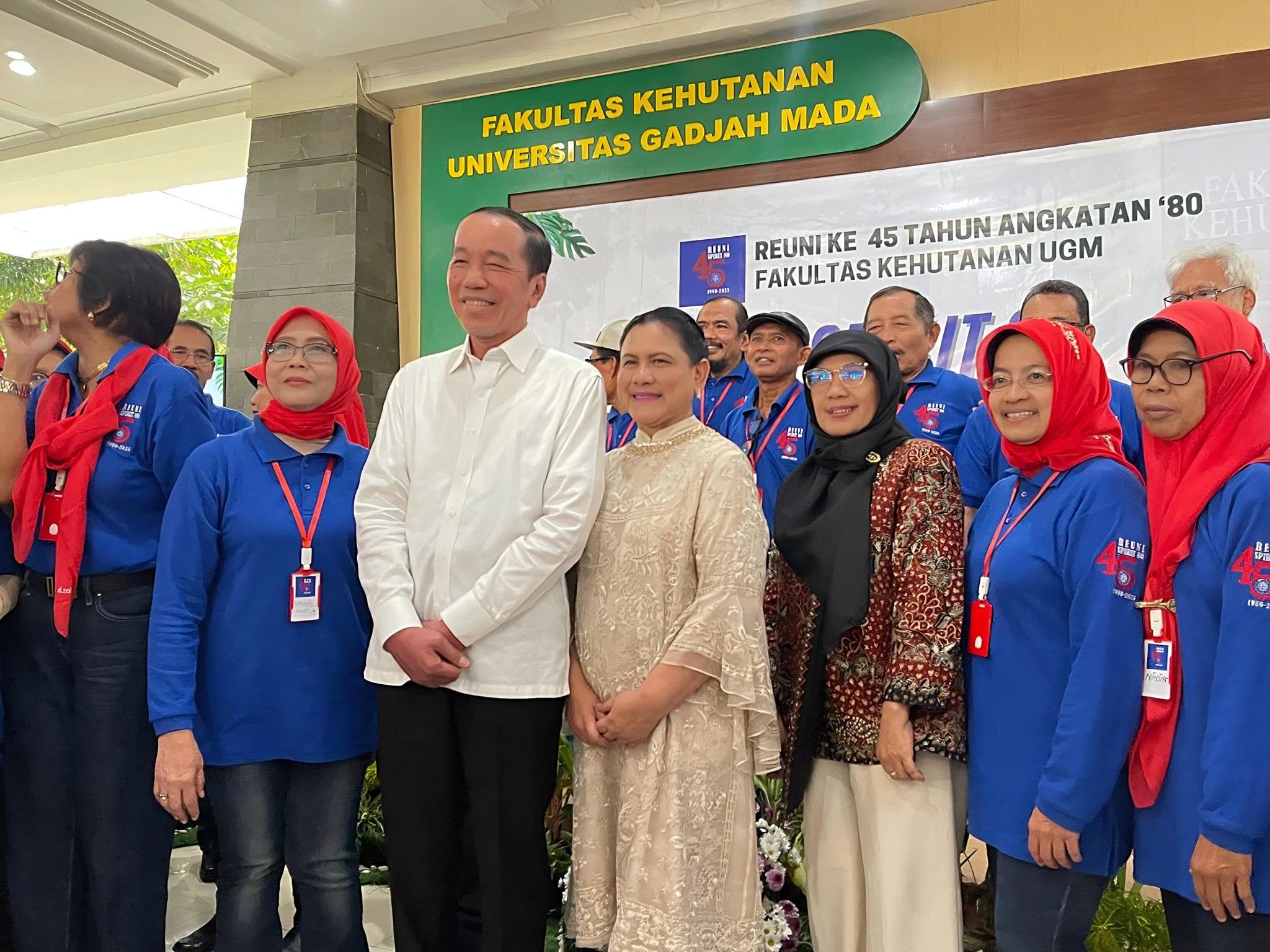 Jokowi Hadiri Reuni Spirit 80 UGM di Tengah Isu Ijazah Palsu
