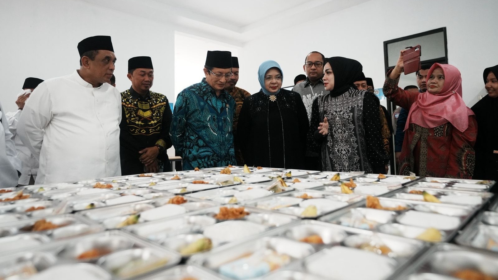 Bone Jadi Percontohan Nasional Program Makan Bergizi Gratis untuk Santri