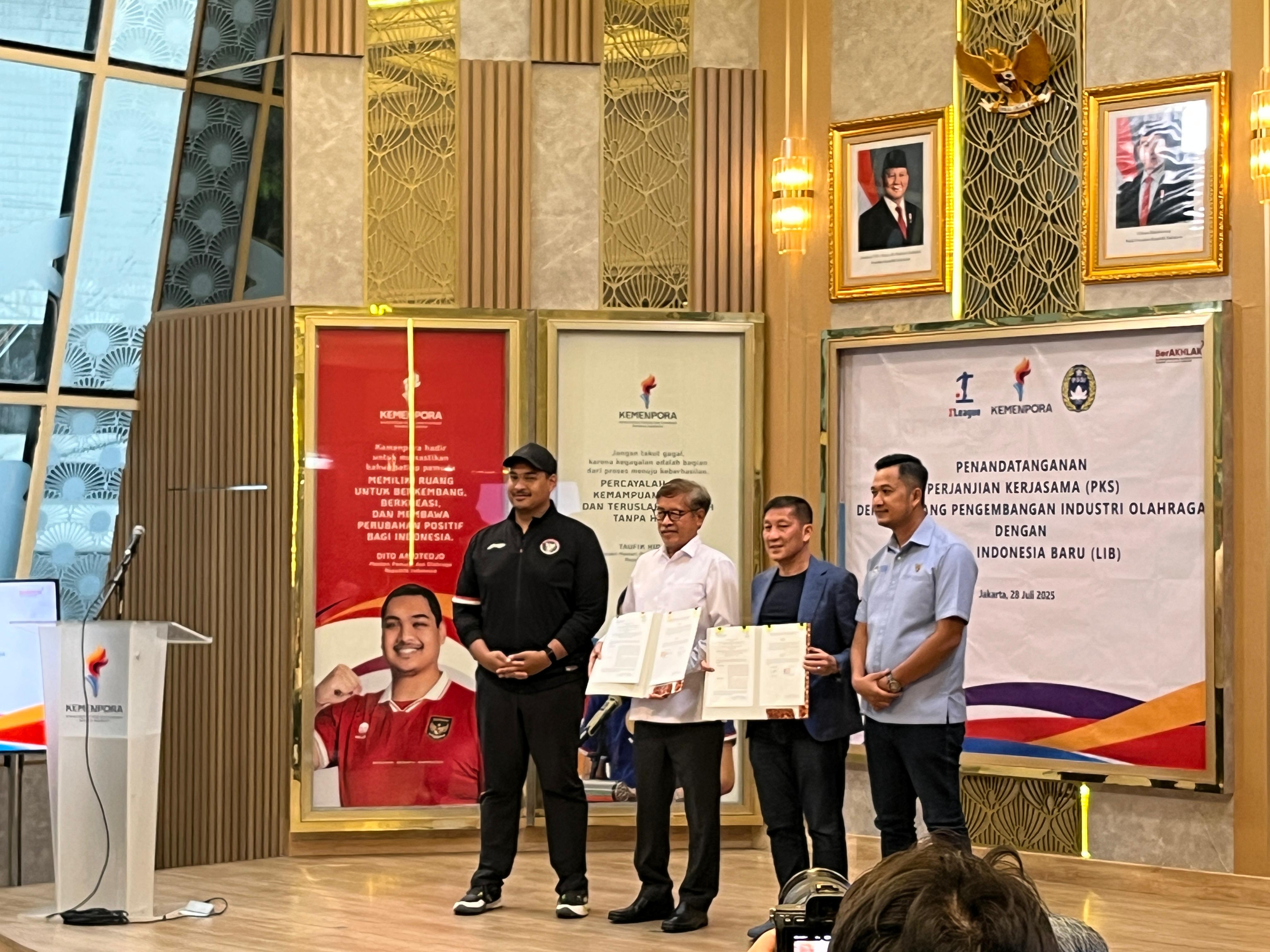 Menpora dan I.League Teken Kerjasama, Suporter Jadi Fokus Awal Pembenahan Sepakbola Nasional