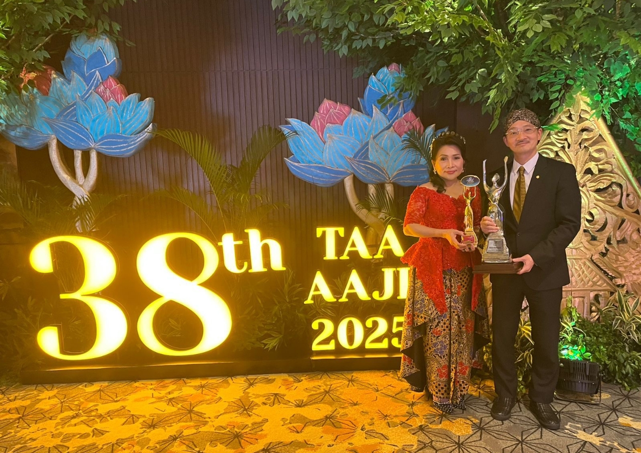 Agen Sun Life Indonesia, Intan Dewi, Raih Penghargaan Top Agent of The Year AAJI 2025