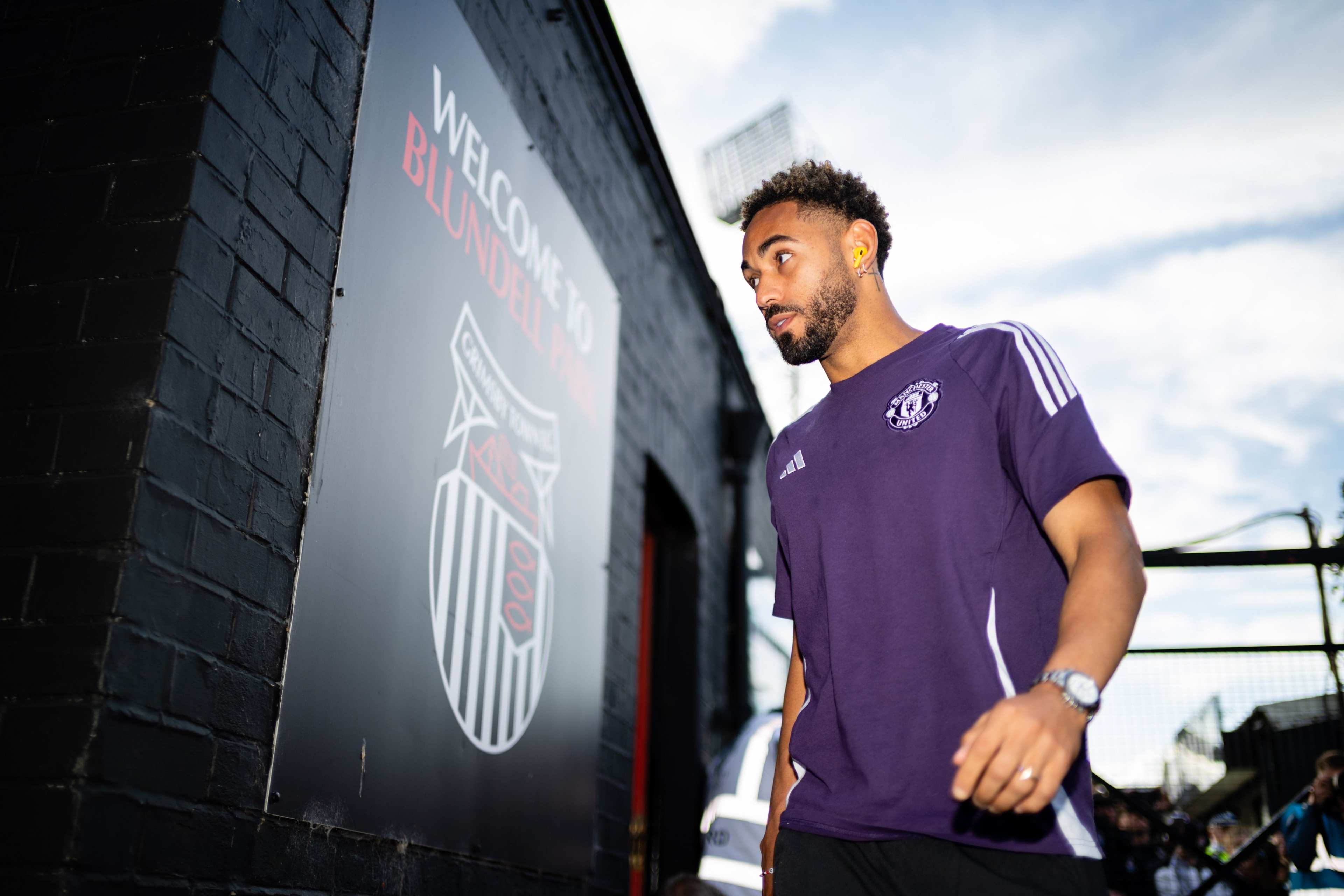 Prediksi Skor dan Susunan Pemain MU vs Burnley: Bayindir Starter, Matheus Cunha Ujung Tombak