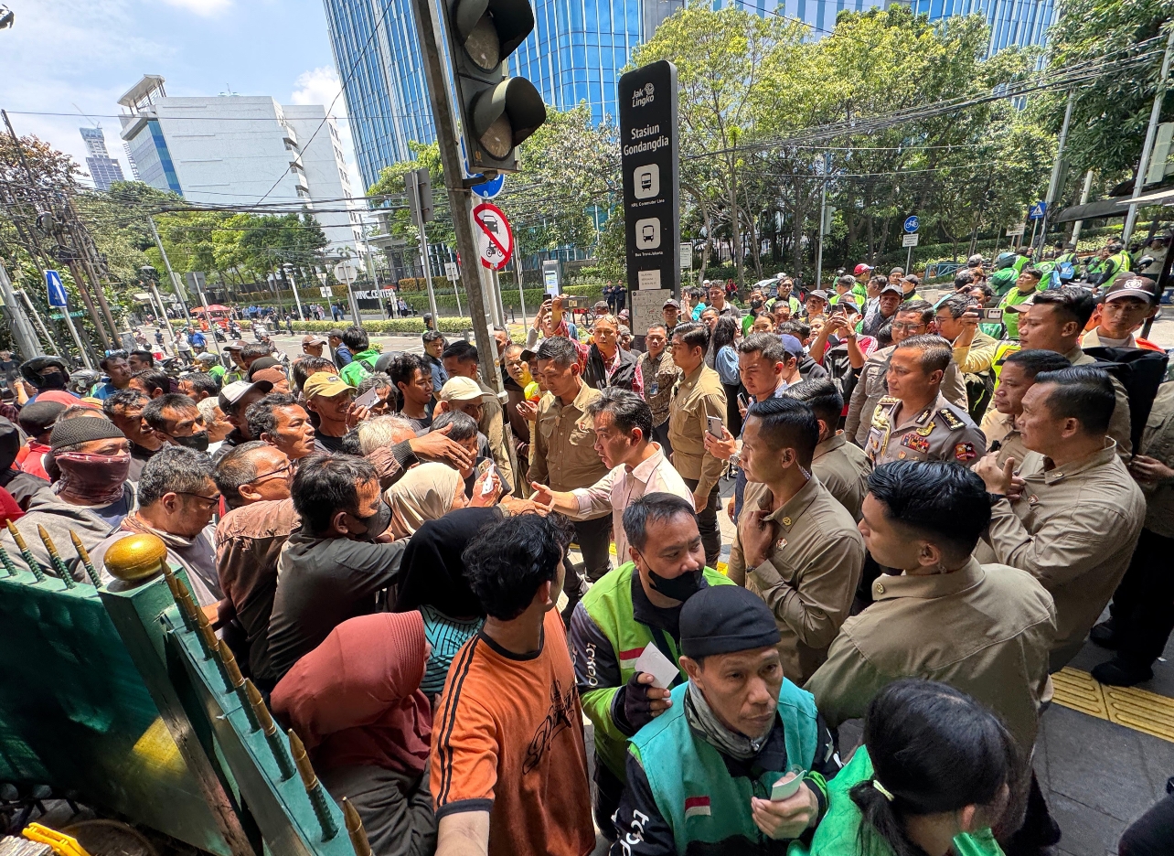 Wapres Gibran Sapa Ojol, Tinjau Program MBG, dan Melayat Korban Unjuk Rasa