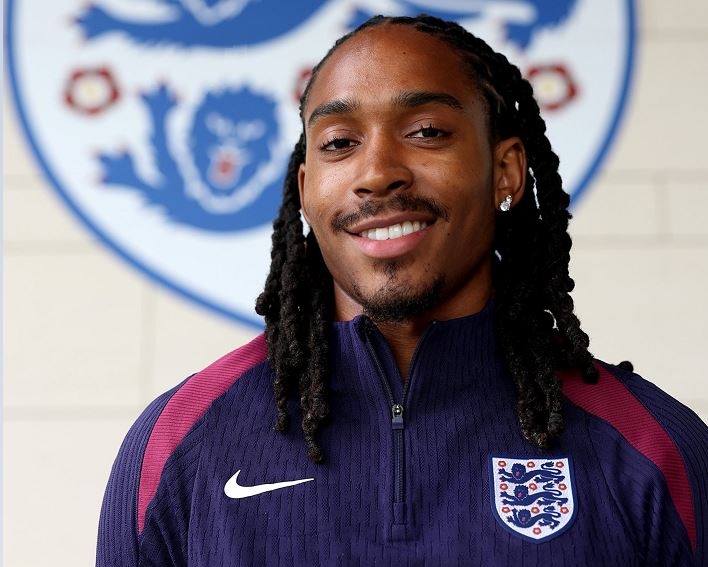 Djed Spence Cetak Sejarah, Pesepakbola Muslim Pertama yang Dipanggil ke Timnas Inggris