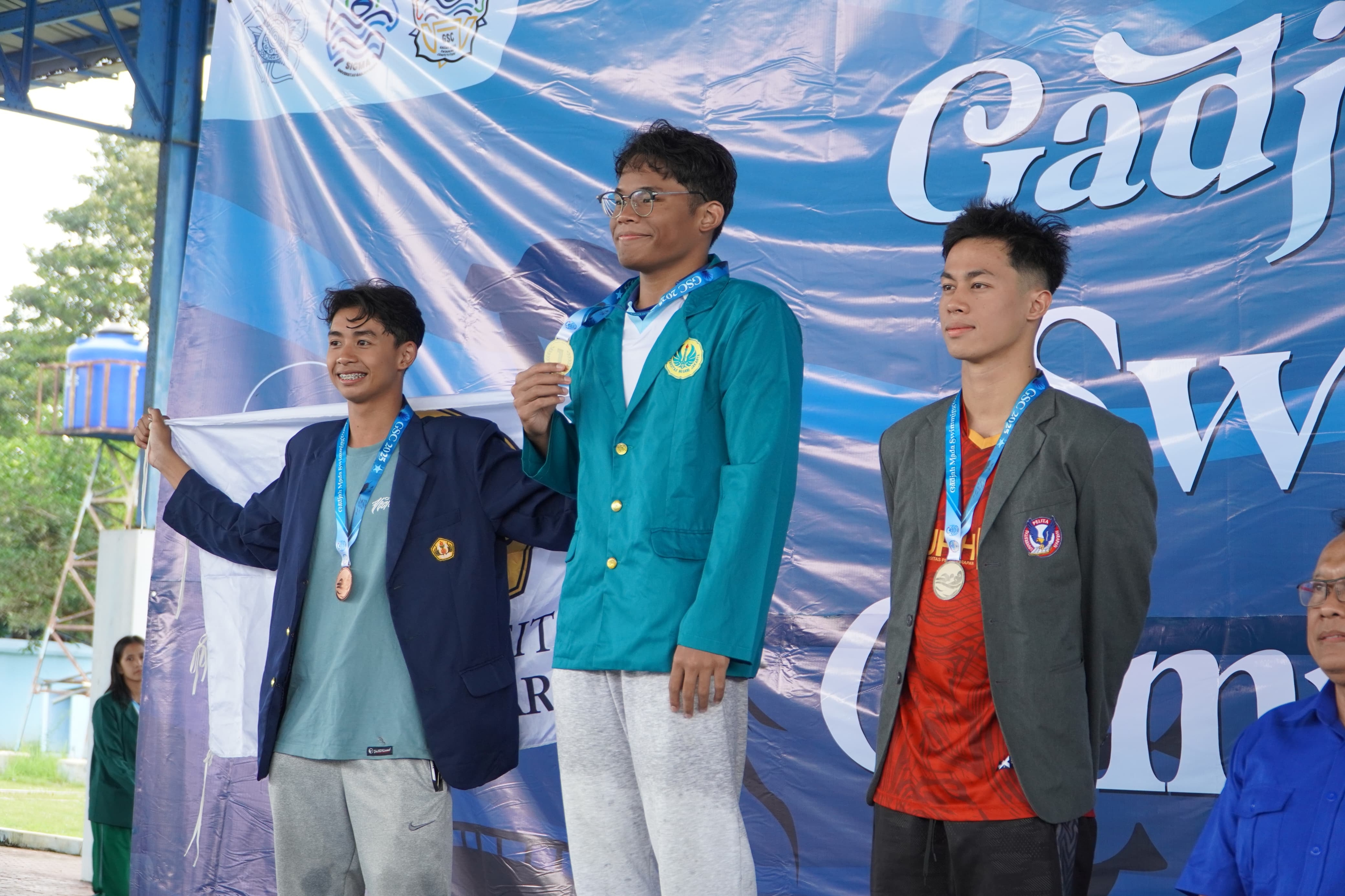Tim Renang UNJ Borong Gelar Juara Umum di Gajah Mada Swimming Competition 2025