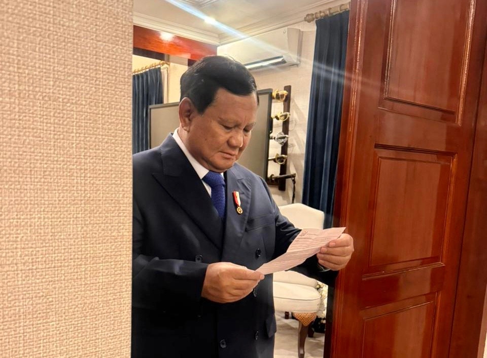 Siswa Sekolah Rakyat Tulis Surat Menyentuh untuk Presiden Prabowo