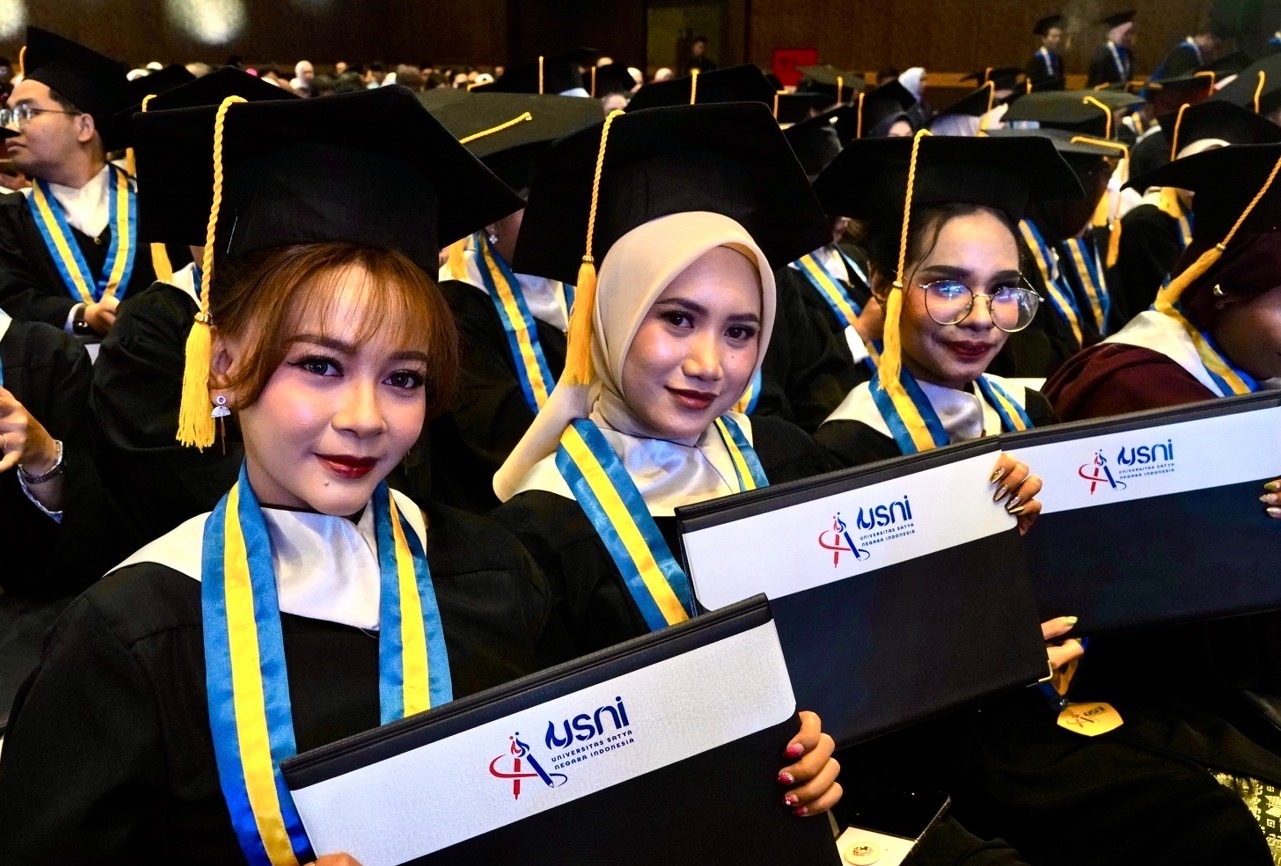 USNI Gelar Wisuda ke-29, Cinta Laura Sampaikan Pesan Ketangguhan kepada 301 Lulusan
