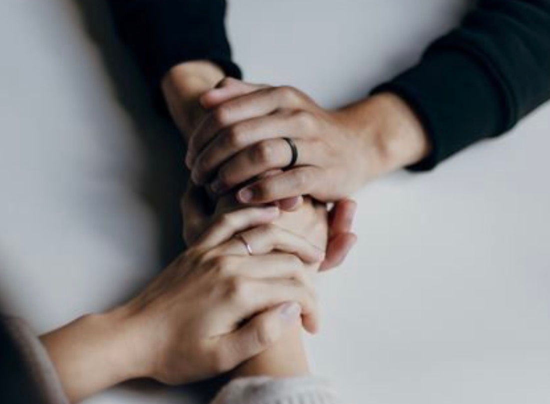 10 Kalimat yang Sebaiknya Tidak Diucapkan kepada Orang yang Sedang Berduka