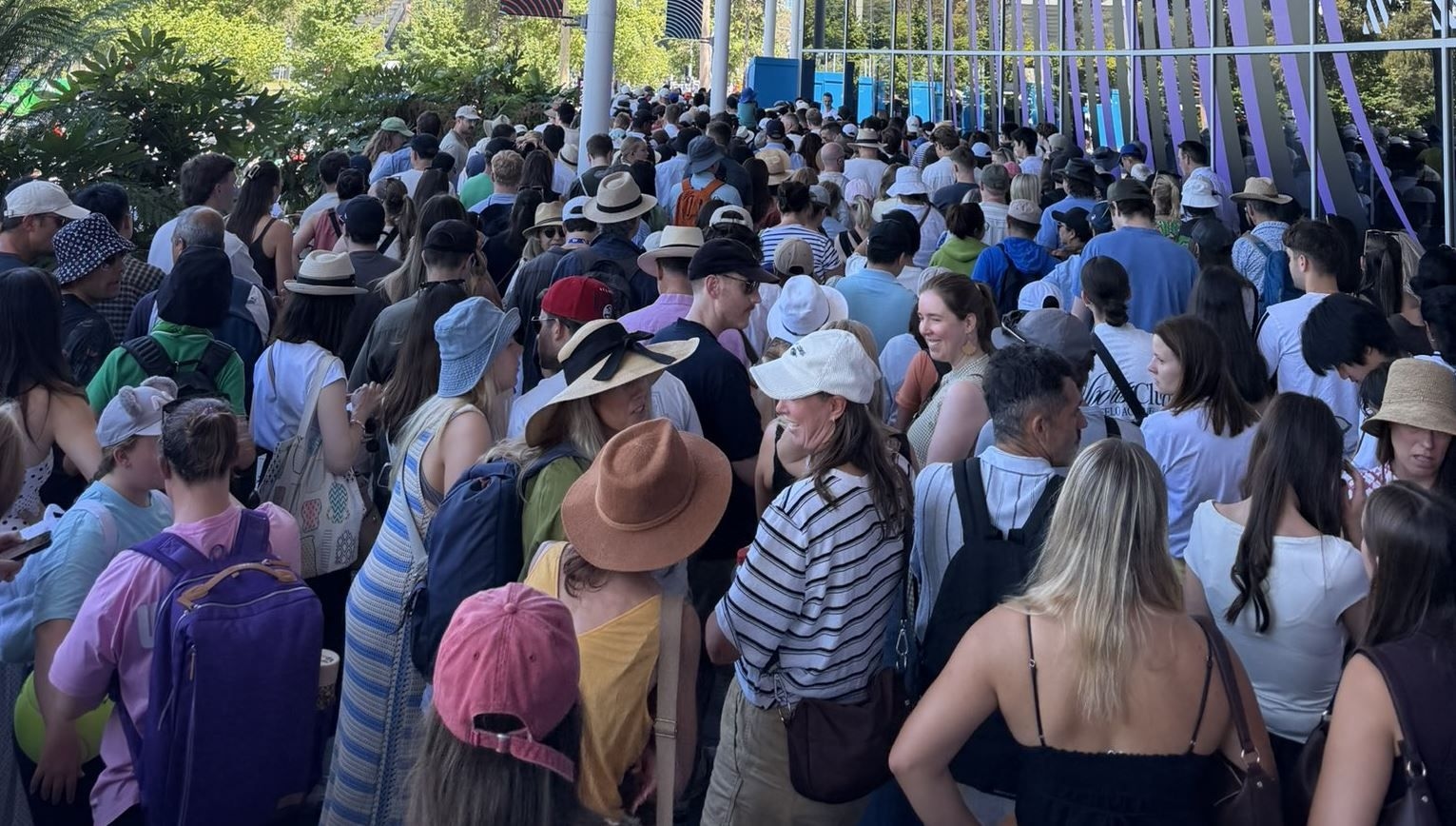 Australia Terbuka:  Penonton Hari Pertama Nyaris 69 Ribu, Pecahkan Rekor Melbourne Park