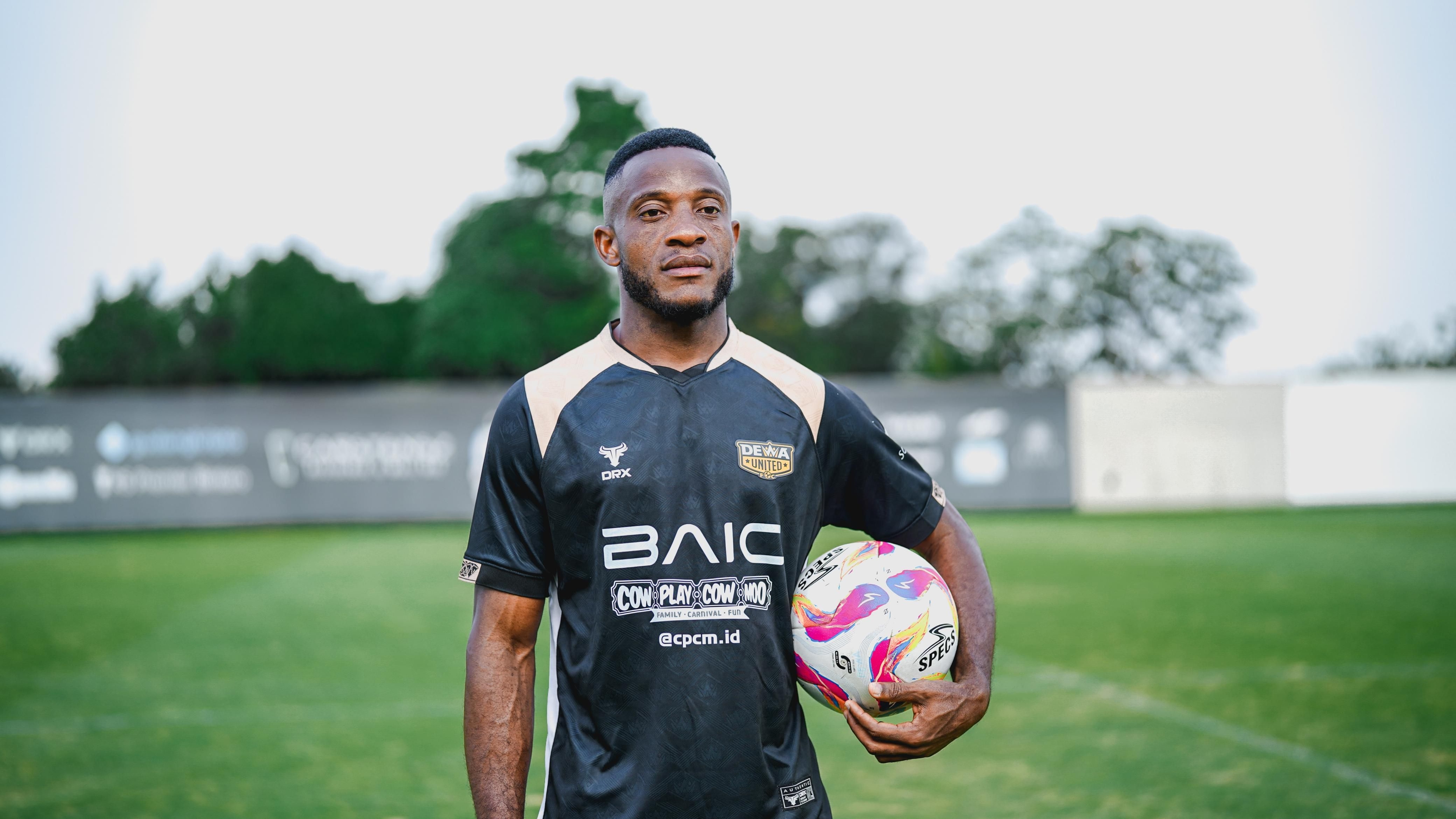 Bhayangkara Resmi Pinjam Privat Mbarga dari Dewa United dan Rekrut Moussa Sidibe dari JDT