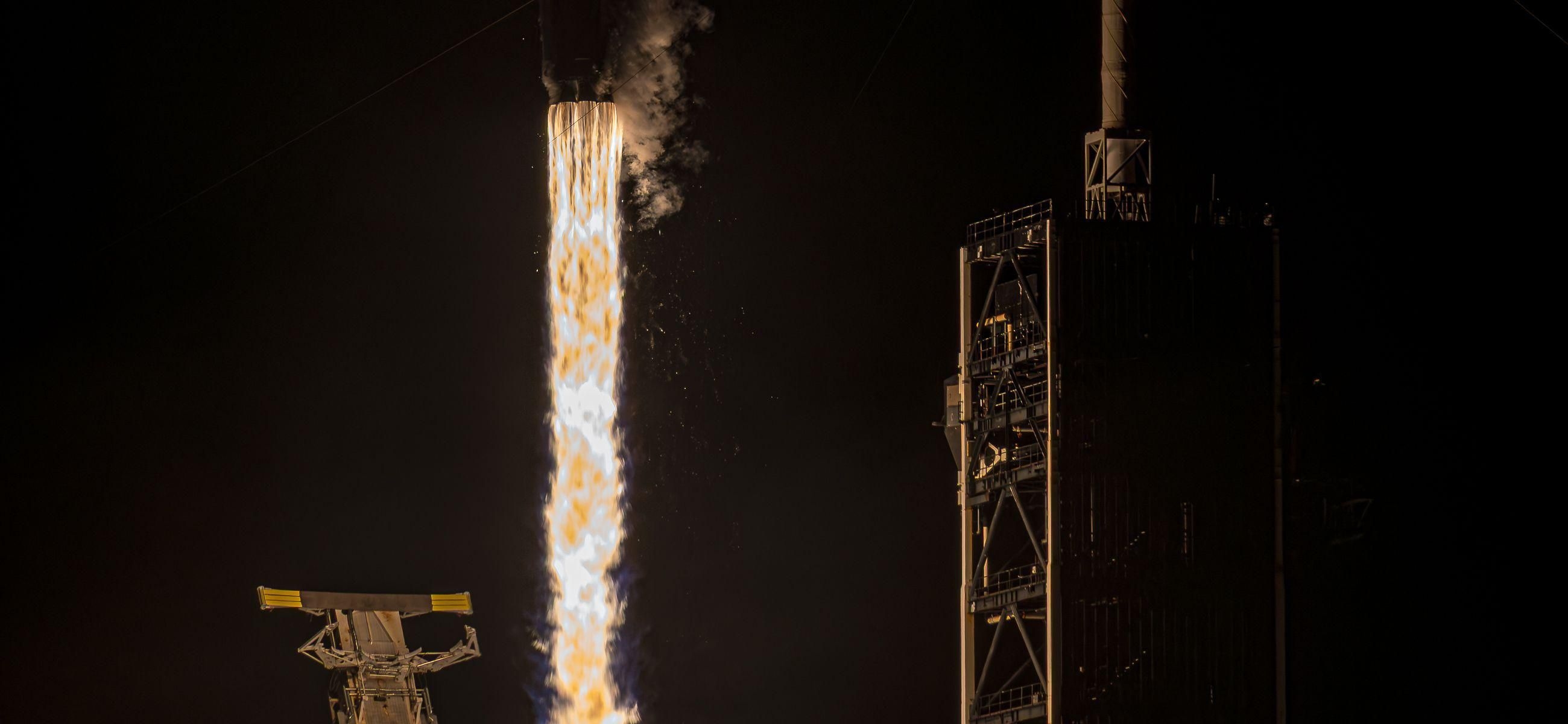 SpaceX Turunkan Orbit Ribuan Satelit Starlink Demi Kurangi Risiko Tabrakan