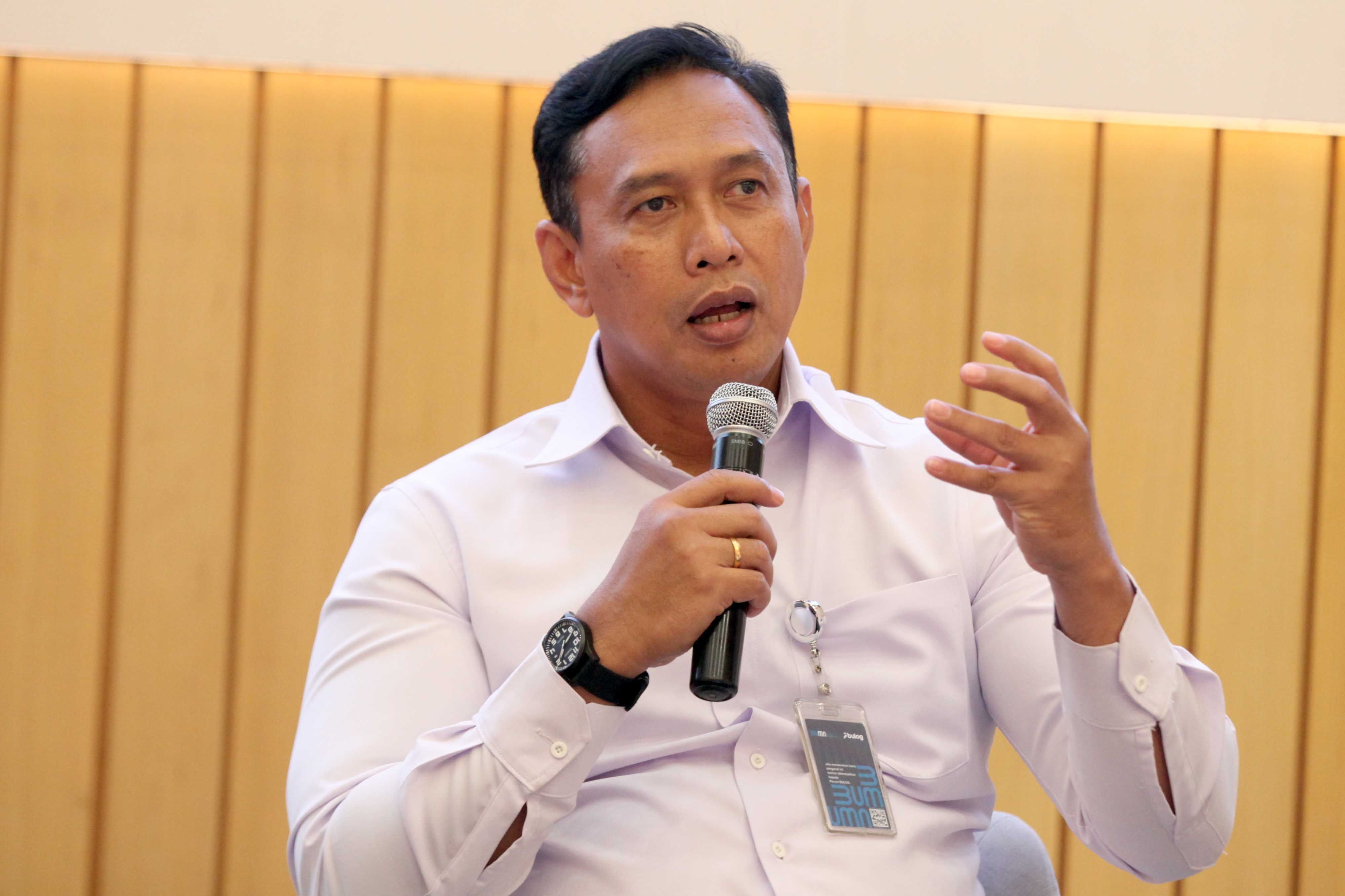 Raih Doktor UI, Dirut Bulog Angkat Masalah Sistemik Pascapanen Padi