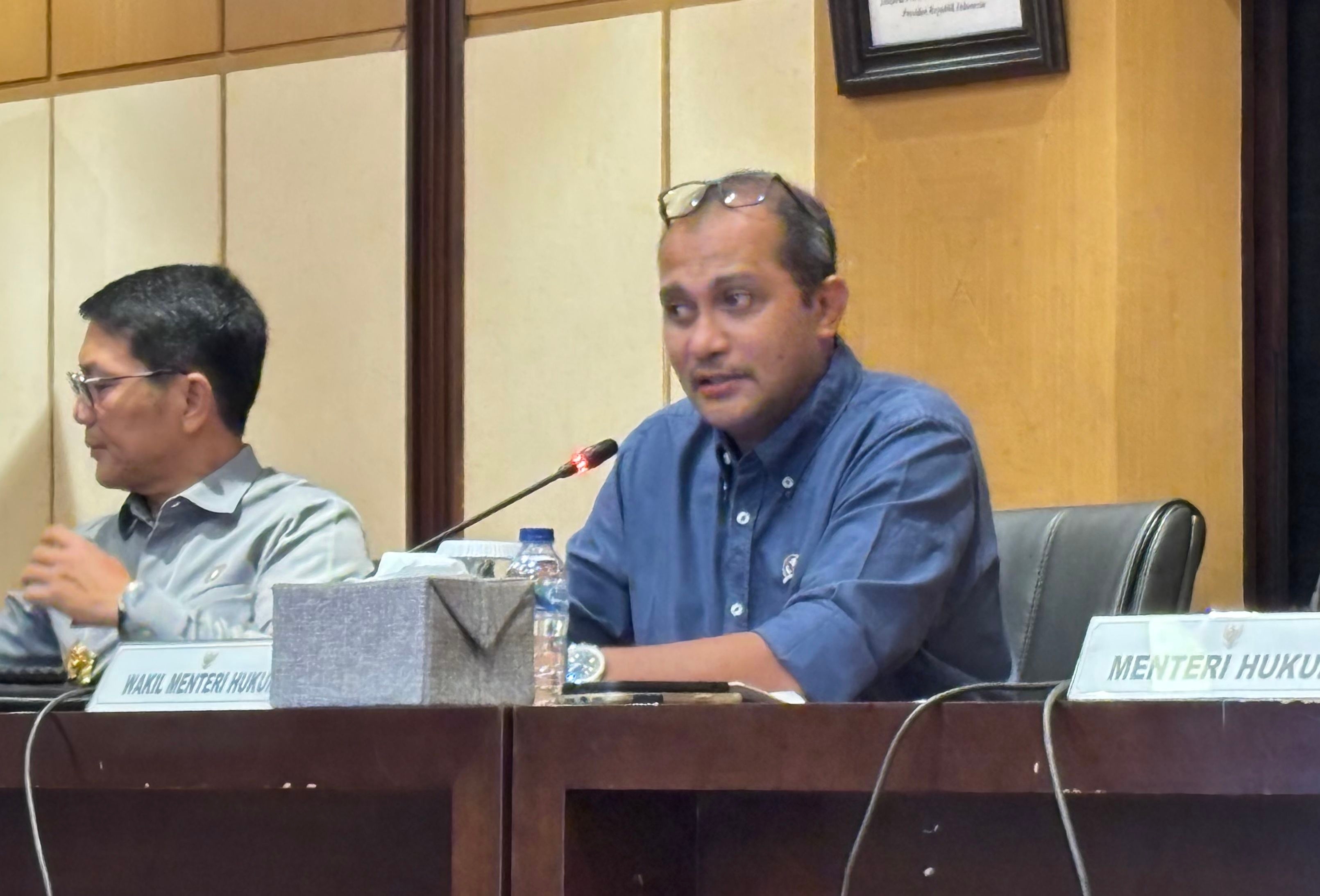 KUHAP Perbolehkan Penangkapan Tanpa Izin Pengadilan, Wamenkum: Nanti Keburu Kabur