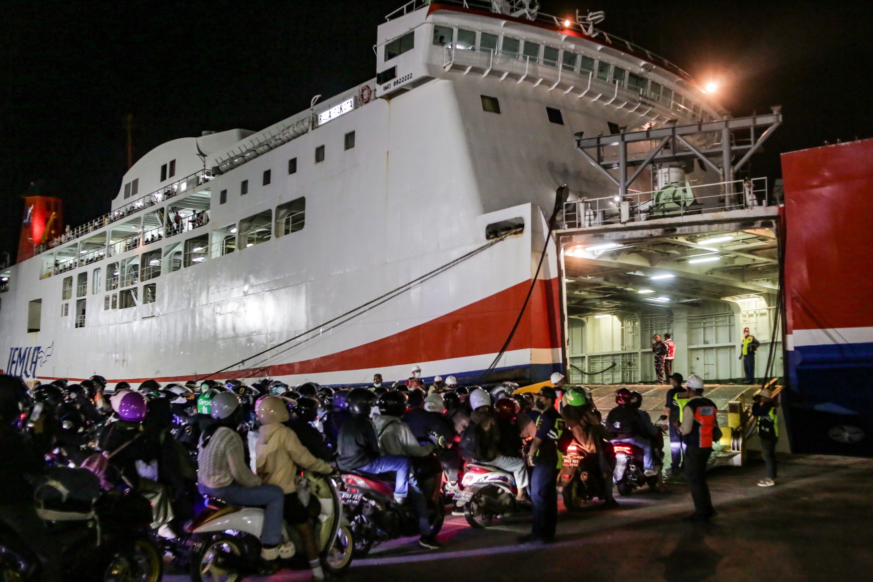 Cuaca Ekstrem Berlanjut, ASDP Perkuat Pengawasan Keselamatan Penyeberangan