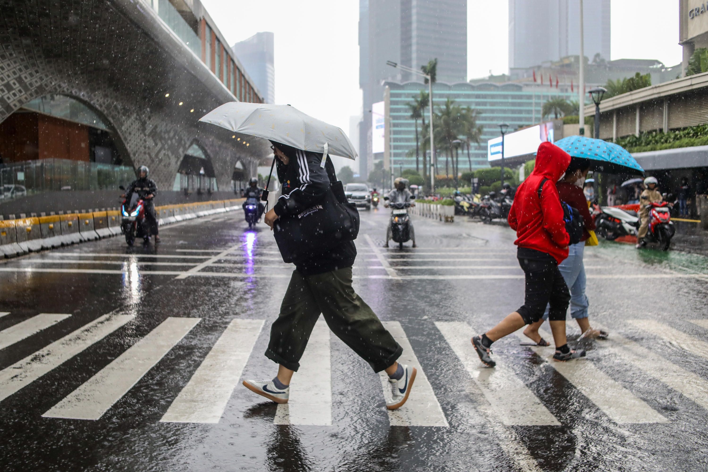 BMKG Prediksi Puncak Musim Hujan Jabodetabek Terjadi hingga Februari 2026