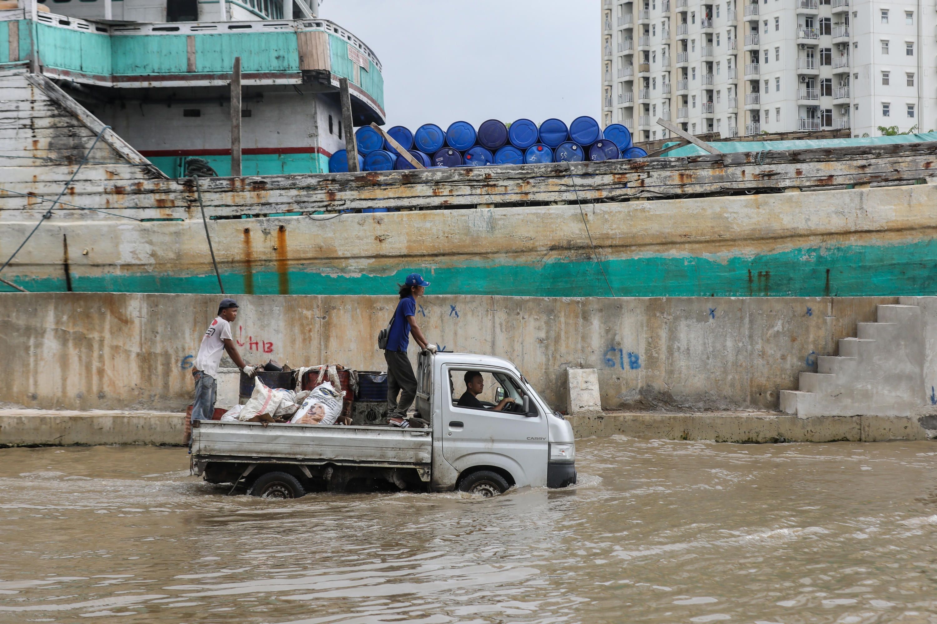 BPBD Jakarta Keluarkan Peringatan Dini Banjir Rob, Warga Diminta Waspada