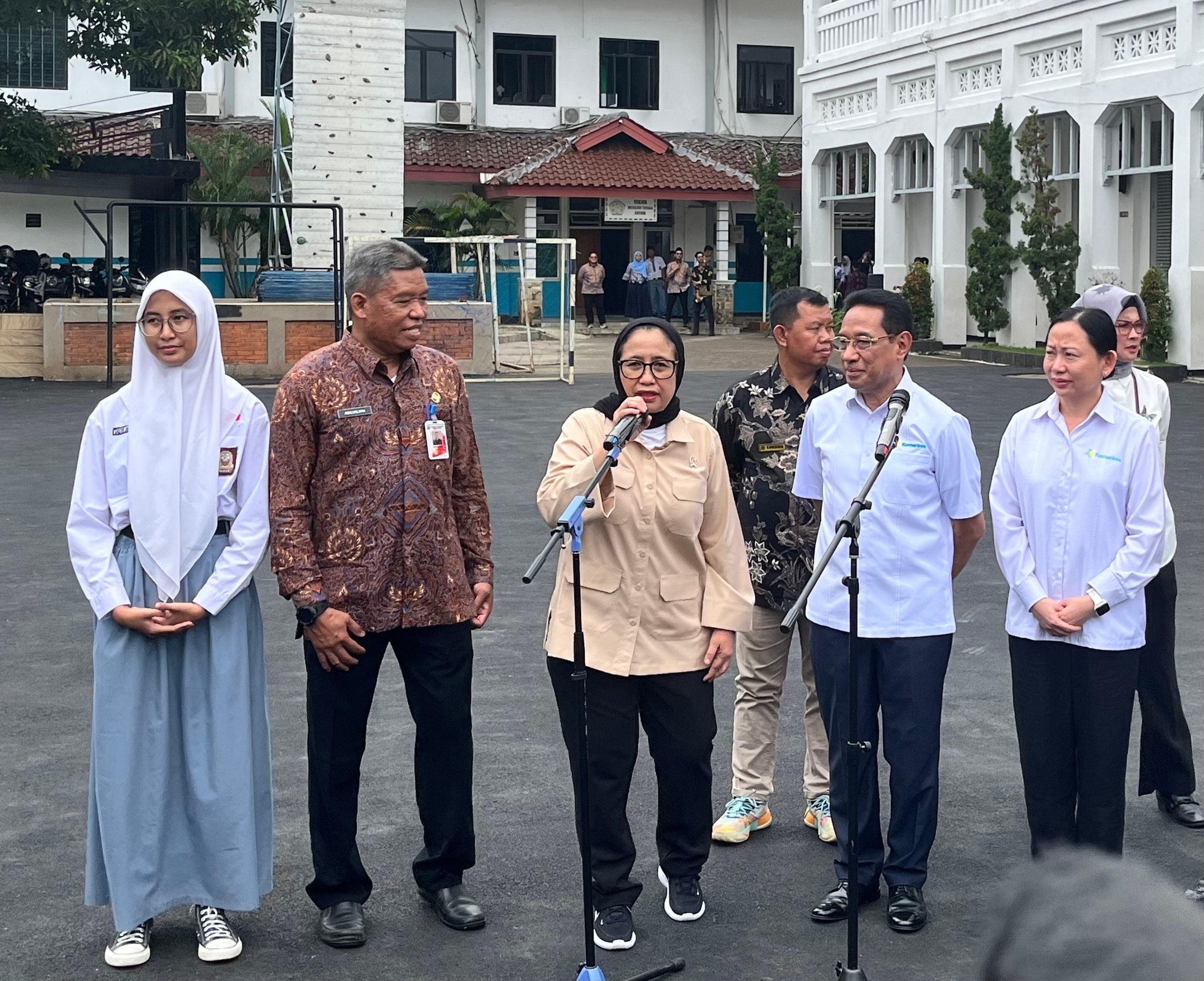 2,5 Juta Orang Kembali Bekerja, Progres Program MBG Sangat Cepat 