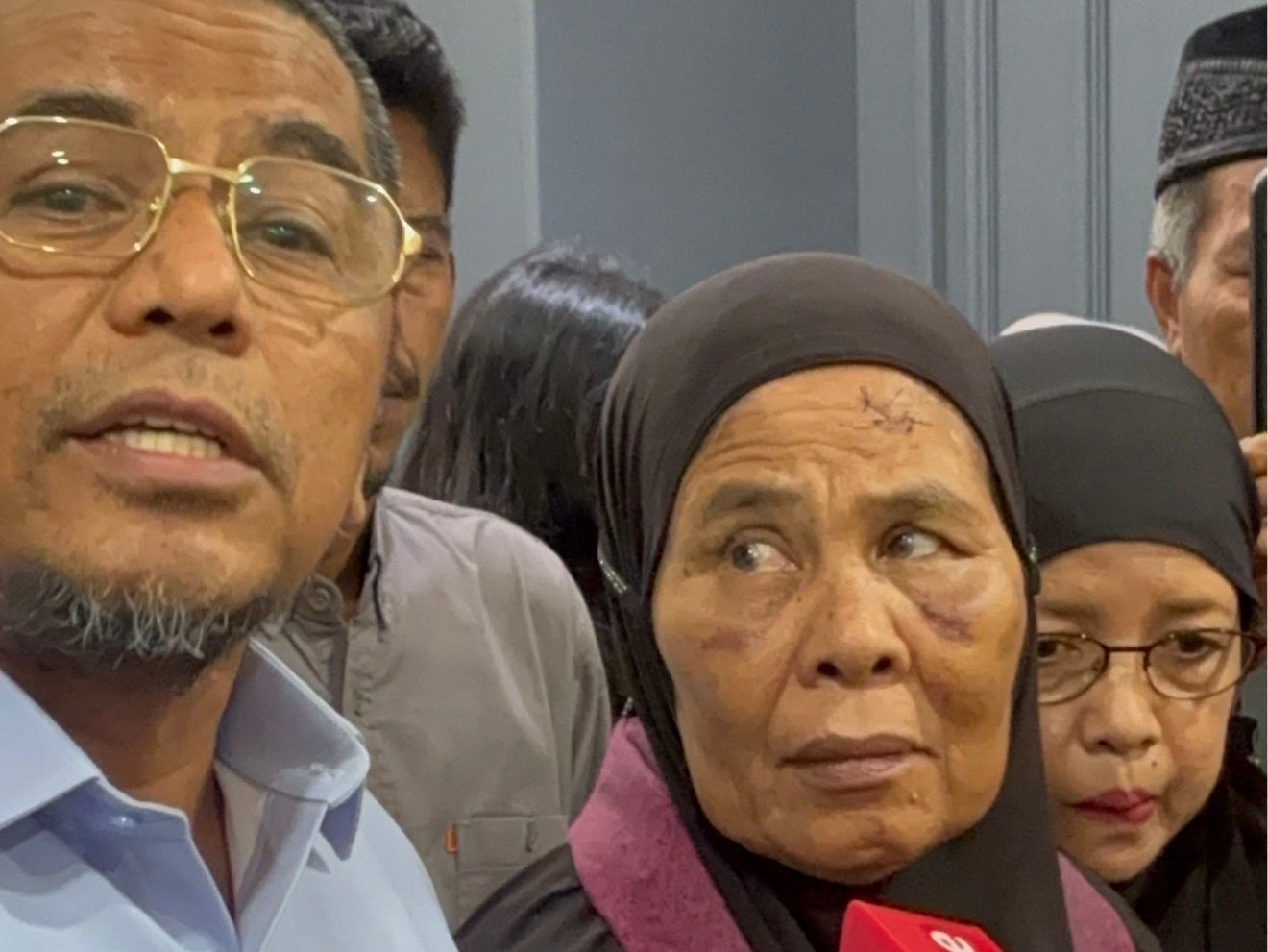 Menangis di DPR, Nenek Saudah Minta Keadilan atas Penganiayaan Saat Pertahankan Tanah Ulayat