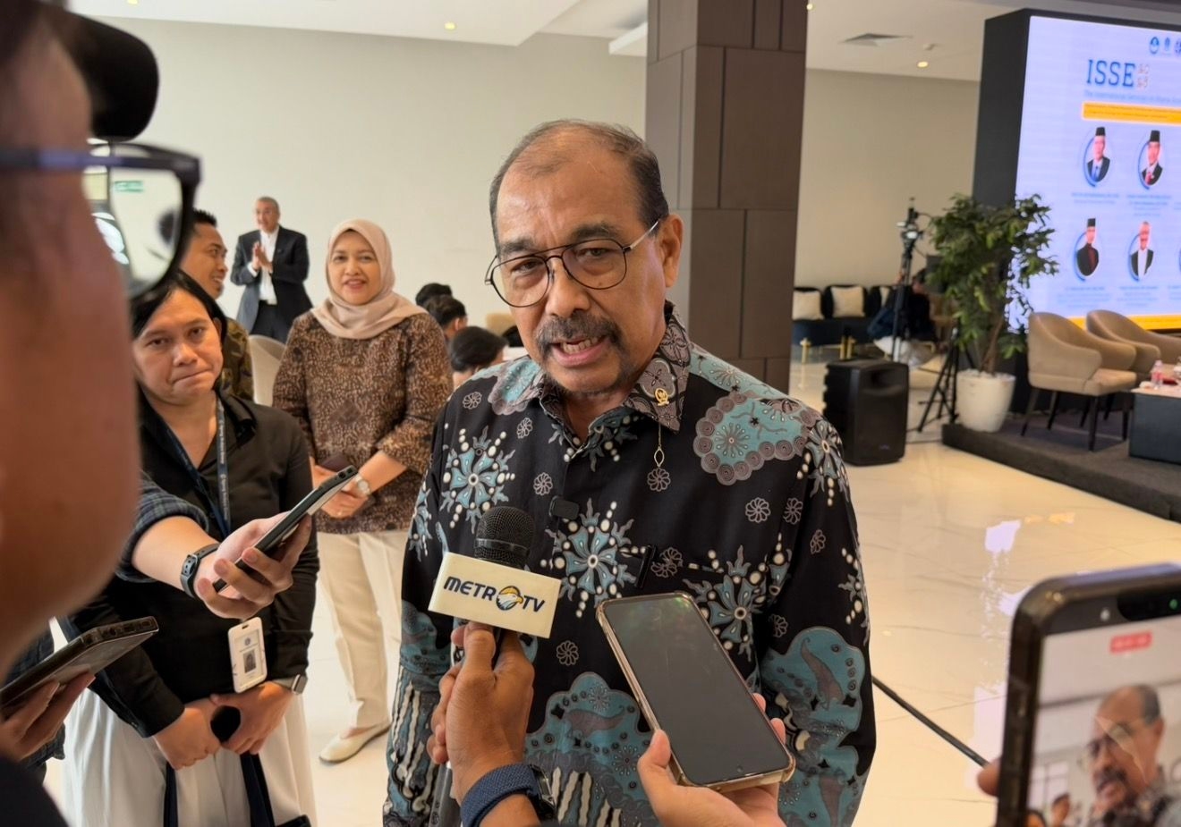 Nono Sampono: Indonesia Jangan Jadi Penonton di Industri Halal Dunia