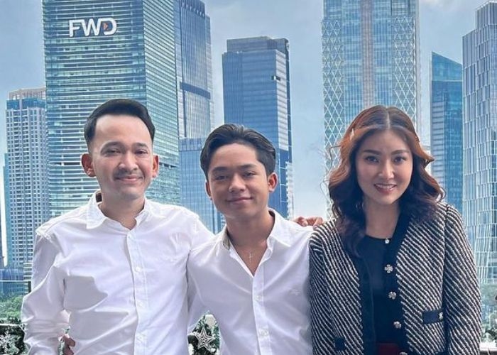 Imlek Tanpa Angpao, Betrand Peto Kenang Sosok Yeyeh Bersama Keluarga