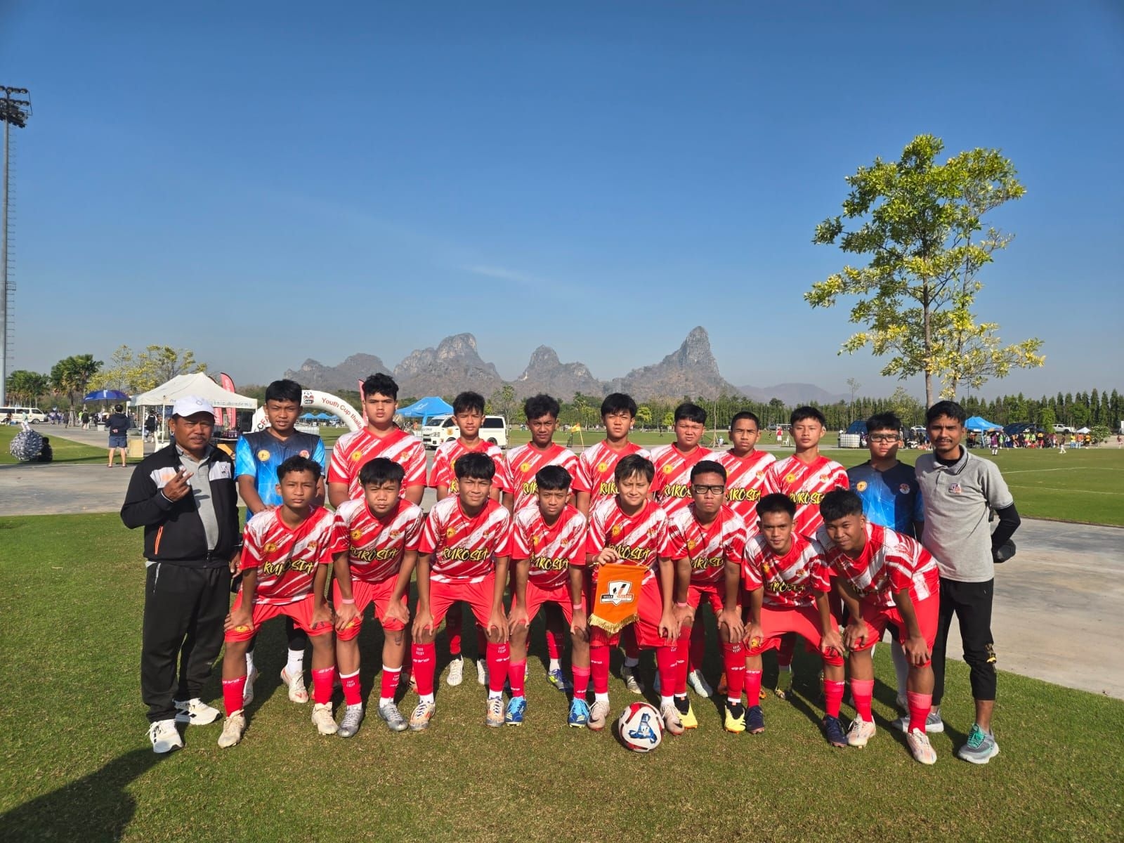 Skandal di Thailand! Villa 2000 'Dipaksa' Gugur Akibat Intimidasi, Coach Olay: Sepakbola Usia Dini Mereka Memalukan!