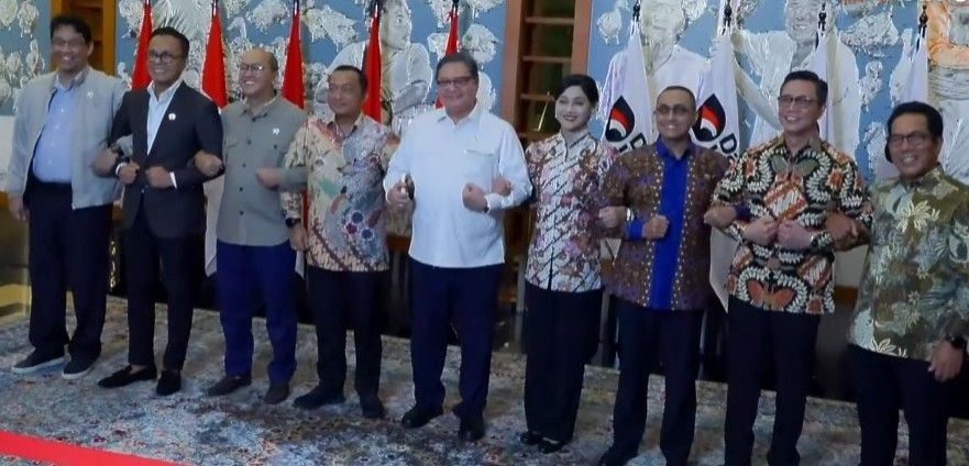 Sampaikan Pesan Presiden Prabowo, Airlangga: Pemerintah Berdiri Teguh di Belakang Pasar Keuangan