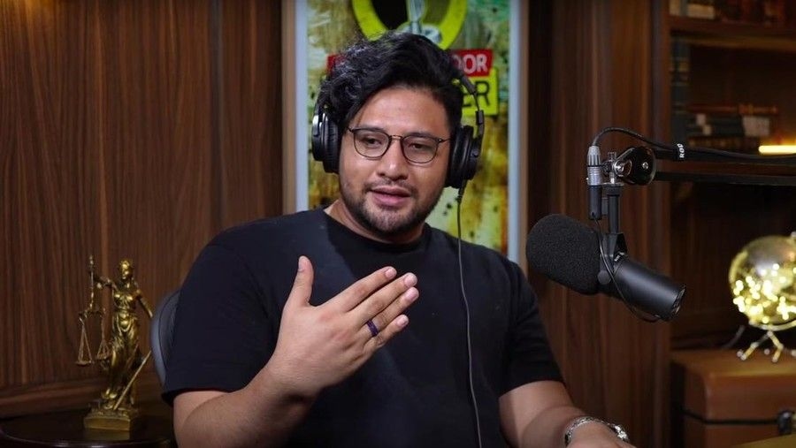 Luka Lama Kembali Terbuka: Ammar Zoni Menangis Tulis Pledoi dari Balik Jeruji