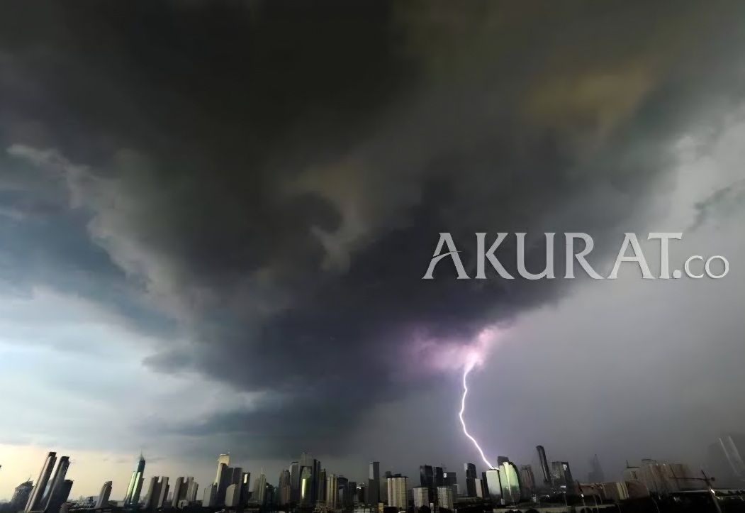 Operasi Modifikasi Cuaca di Jakarta Diklaim Turunkan Curah Hujan hingga 23,85 Persen