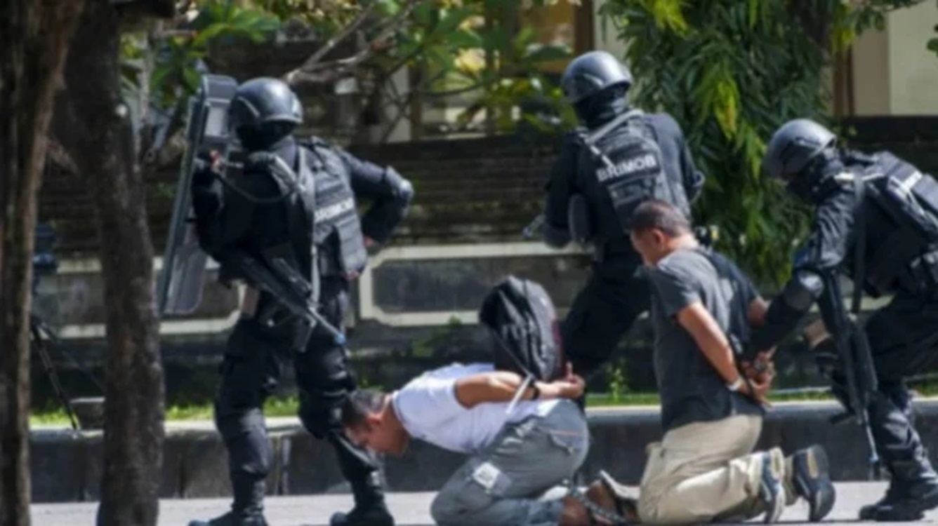 Densus 88 Tangkap 11 Terduga Teroris di 6 Provinsi, Terafiliasi Jaringan Daulah Islamiyah?