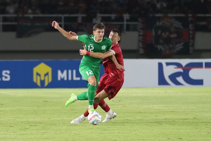 Jan Olde Riekerink Puji Penampilan Ivar Jenner di Lini Tengah Timnas Indonesia