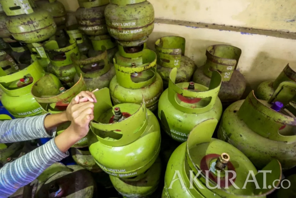 Bahlil Ungkap Alasan Dorong Kembali Program Kompor Listrik