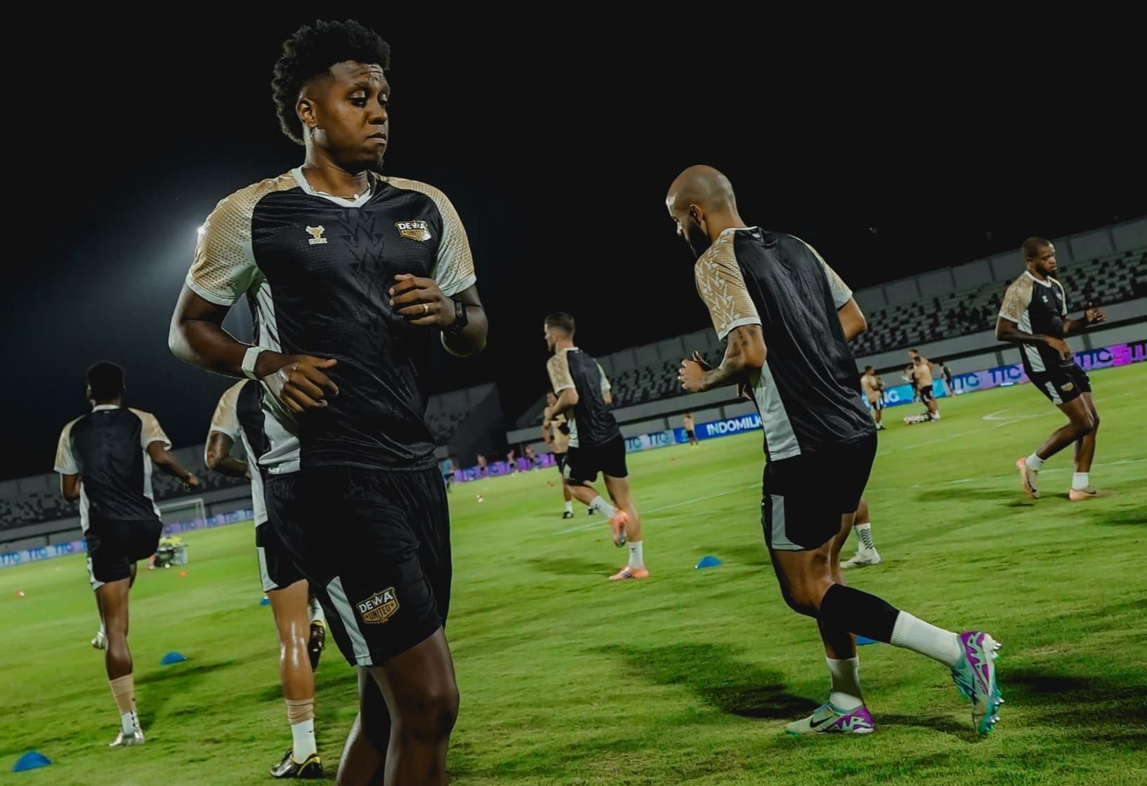 Dewa United vs Bhayangkara: Jan Olde Riekerink Putar Otak di Tengah Jadwal Padat