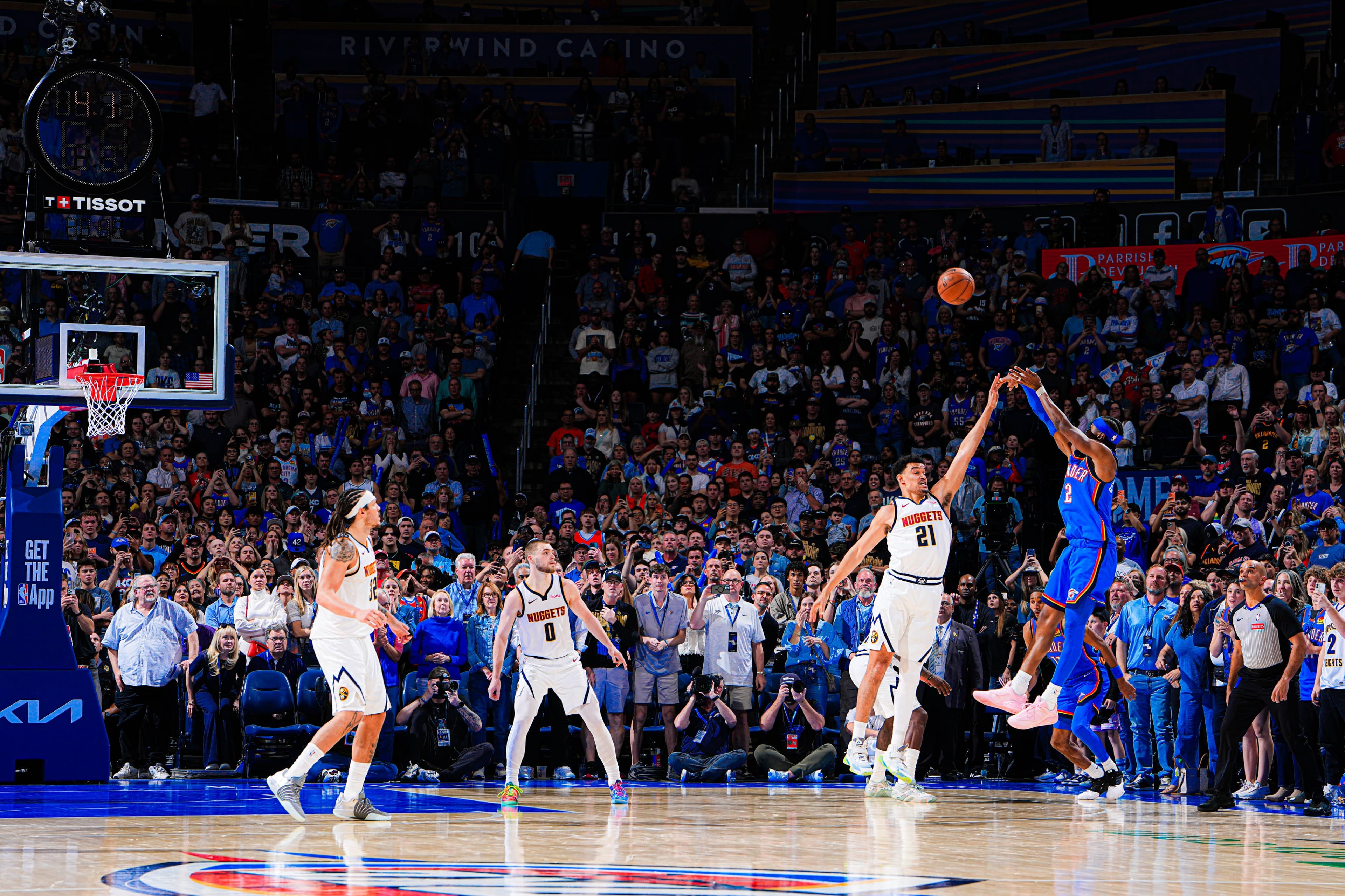 NBA Hari Ini: ​Shai Gilgeous-Alexander Samai Rekor Abadi Wilt Chamberlain, Thunder Bungkam Nuggets 