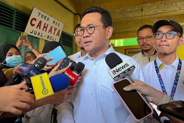 Sidak Pasar Rawasari, Mendag Pastikan Harga Sembako Jelang Lebaran Stabil