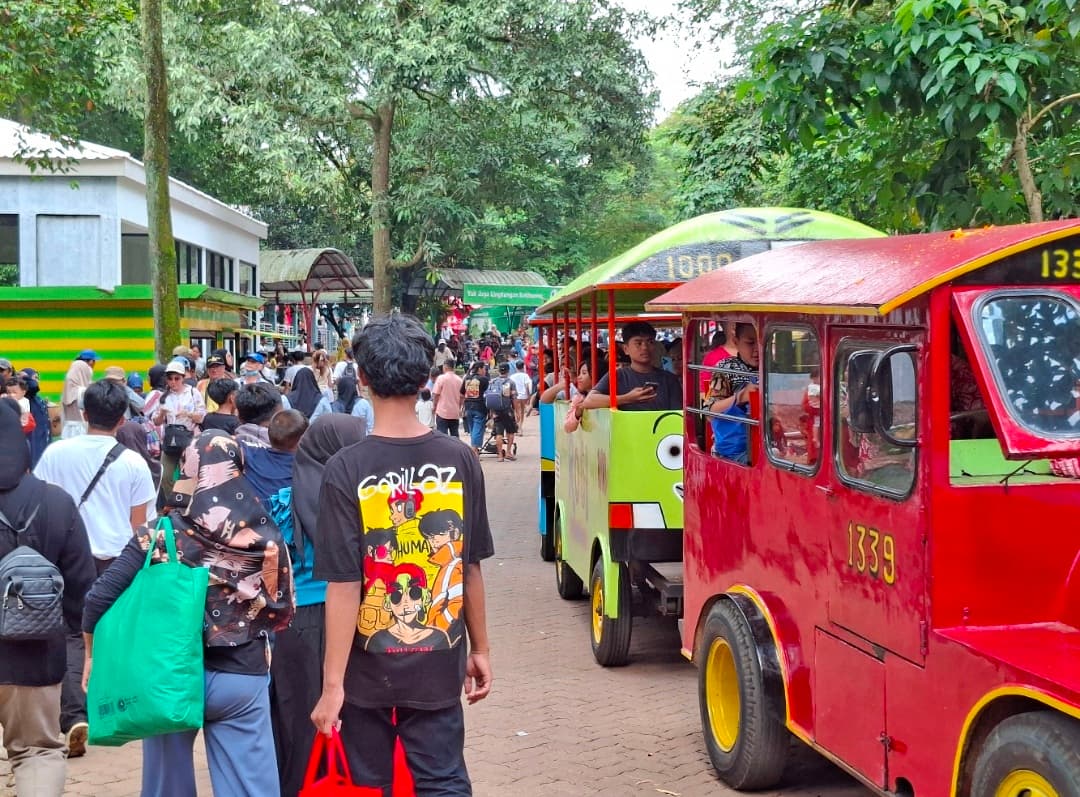 Pengunjung Ragunan Diprediksi Tembus 100 Ribu Orang di H+2 Lebaran