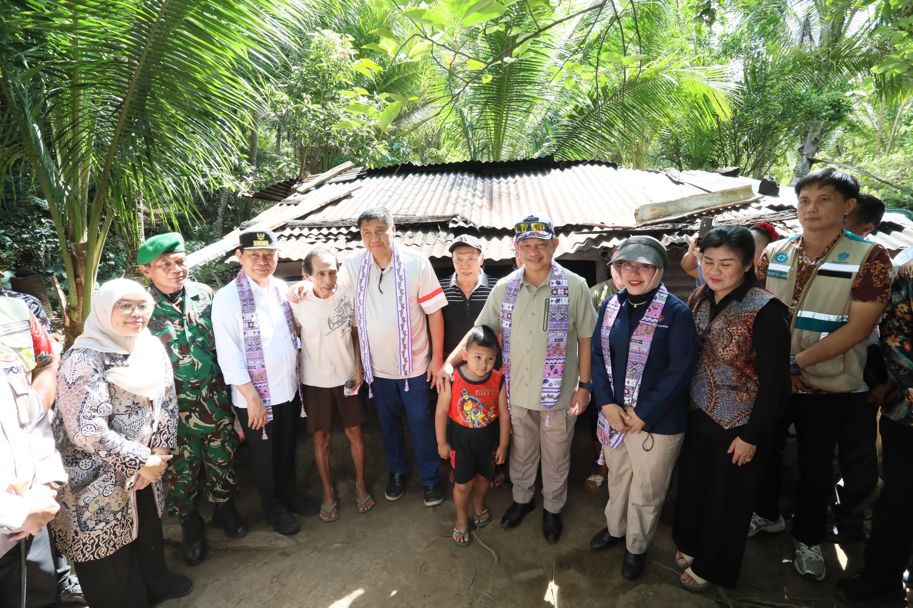 Mendagri Tito Karnavian Tinjau Dampak Banjir Bandang di Sitaro, Pemerintah Siapkan Penanganan Rumah Warga