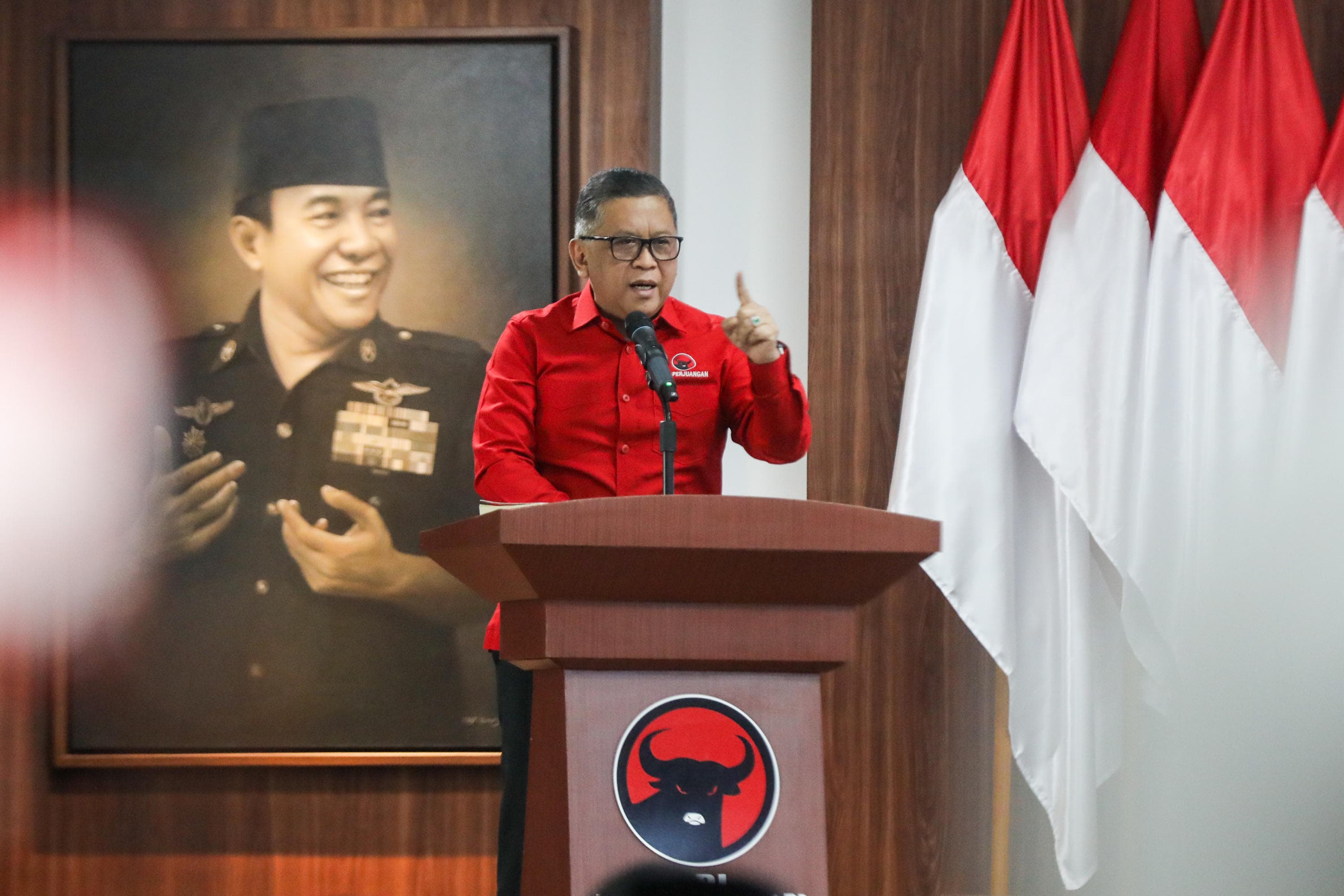 Ketua DPP PDI Perjuangan Ahmad Basarah menyampaikan sambutan dalam seminar di Sekolah Partai, Lenteng Agung, Jakarta, Sabtu (18/4/2026).  AKURAT.CO/Endra Prakoso