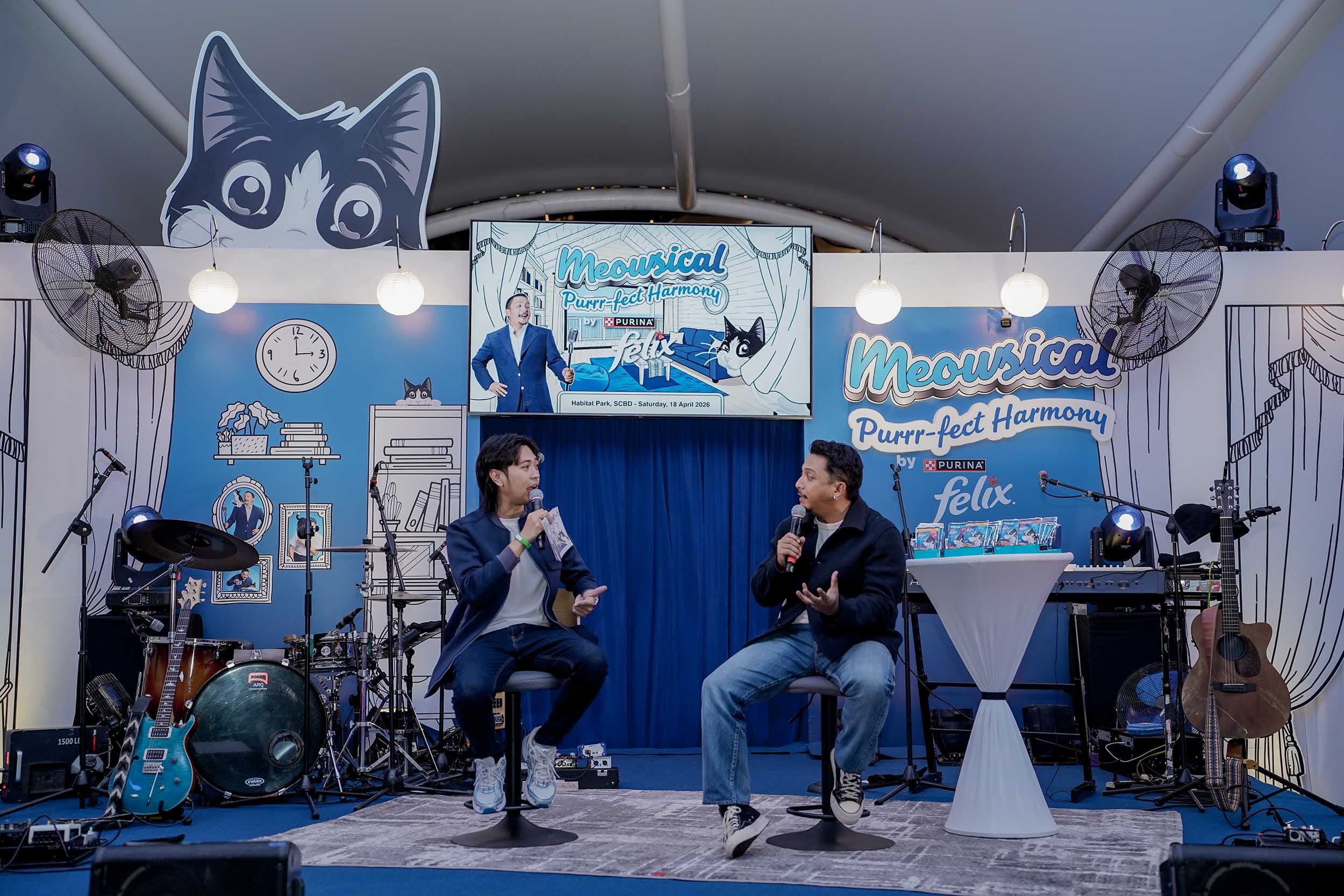 Penyanyi Sal Pride tampil menghibur para pengunjung Pet Owners Independence Day digelar pada Sabtu, 18 April 2026 di Habitat Park, SCBD, Jakarta