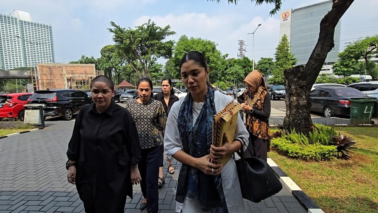 Cari Keadilan, Keluarga Nadiem Makarim Sambangi DPR Terkait Dugaan Kejanggalan Kasus Korupsi Pengadaan Chromebook