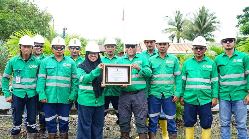 Perkuat Komitmen Green Mining, NHM Raih Penghargaan Lingkungan dari Pemkab Halmahera Utara