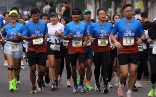 Menkes Budi dan Direksi BTN Jadi Guide Runner Pelari Disabilitas di 5K BTN JAKIM 2026