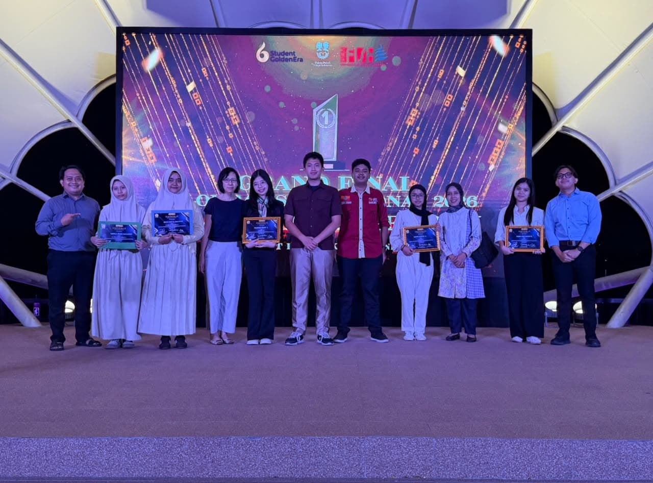 Dua Siswi SMA Labschool Ciracas dan Kebayoran Raih Juara 1 dan 2 Lomba Esai Nasional di Sunset Pier PIK 3