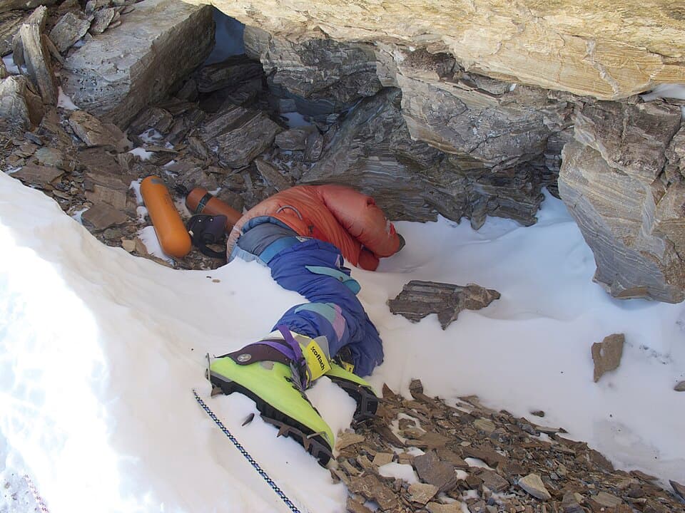 India Siapkan Misi Berbahaya Jemput Jenazah Pendaki Misterius "Green Boots" yang Membeku Selama 30 Tahun di Everest