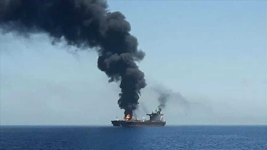 Kapal Tanker Diserang di Lepas Pantai Oman, Api Berkobar Usai Dihantam Proyektil Misterius