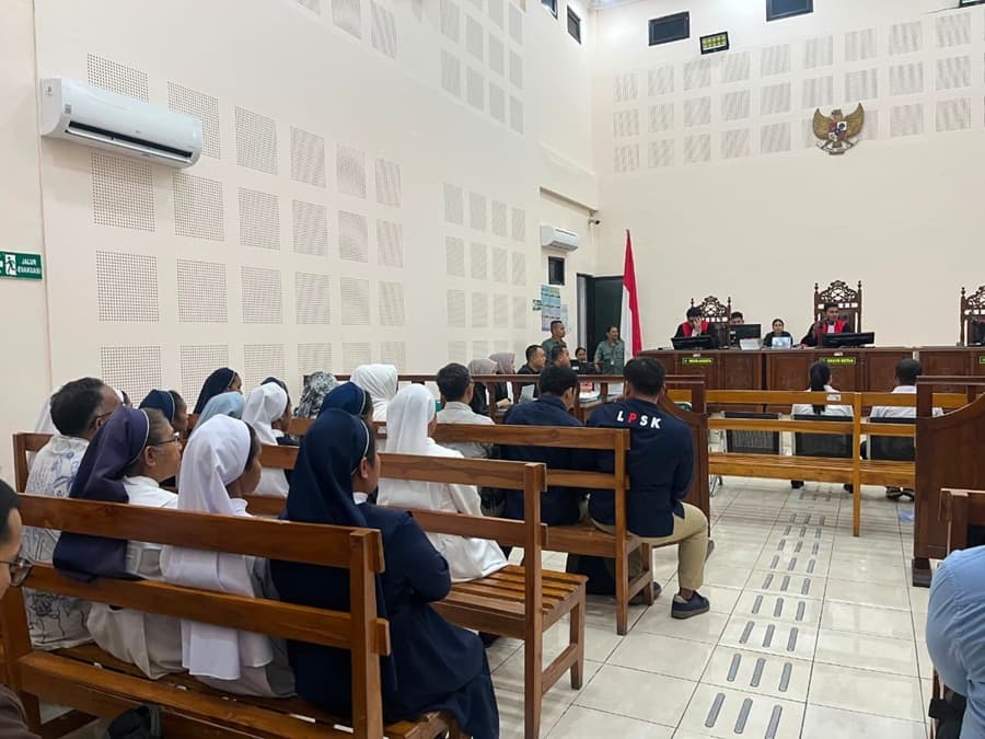 LPSK Dampingi 13 Korban TPPO Asal Jawa Barat dalam Persidangan di PN Maumere