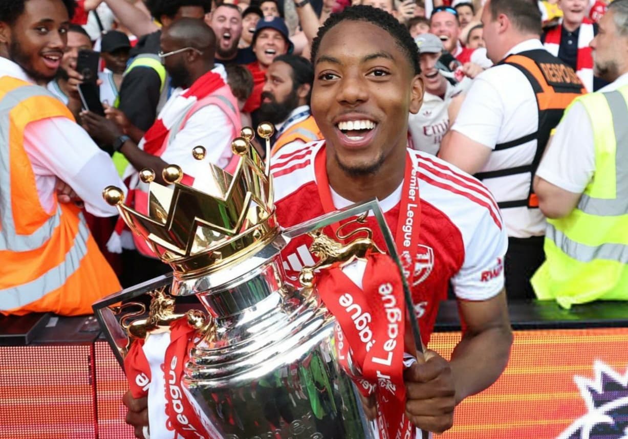 Rio Ferdinand: MU Harus Beli Myles Lewis-Skelly, Sekarang!