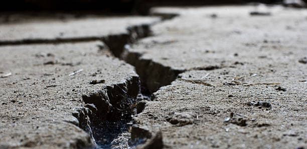 Gempa Terjadi Saat Berada di Gedung? Ini Langkah yang Harus Dilakukan