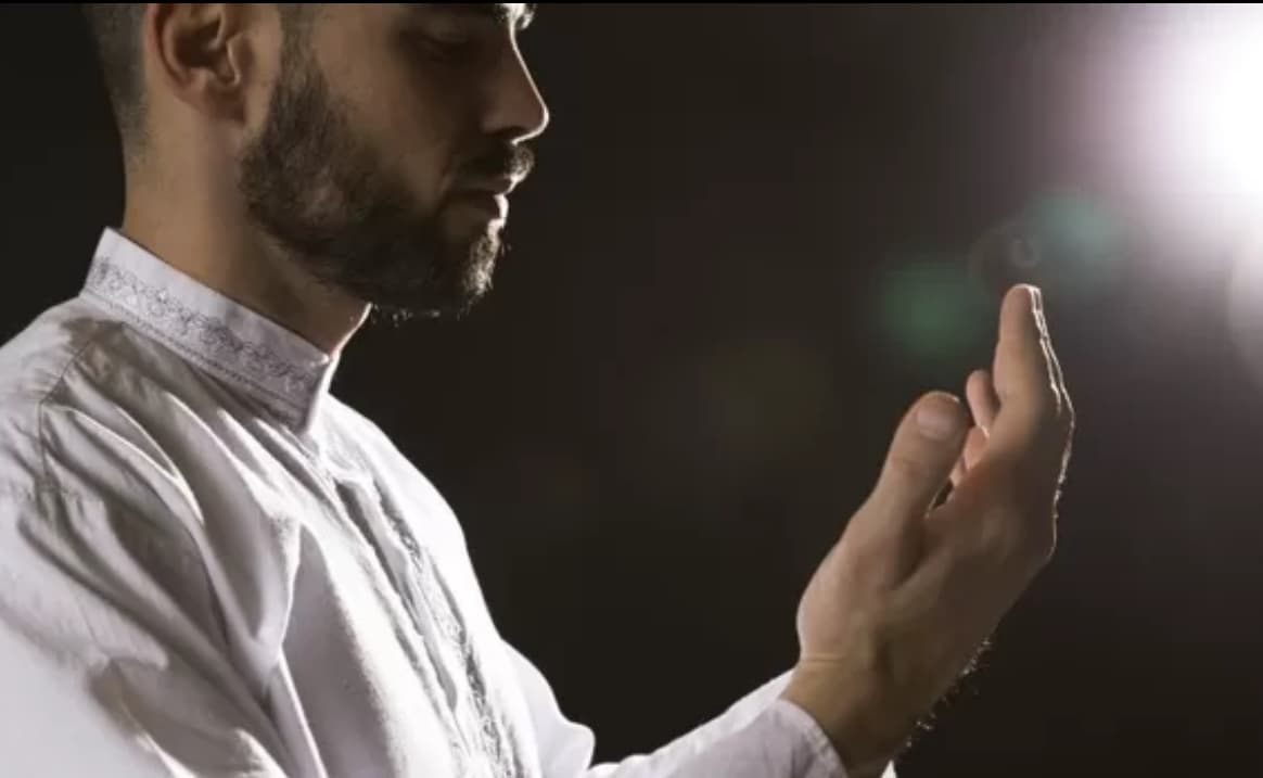 Doa Qunut Untuk Salat Subuh, Lengkap Dengan Arab, Latin Dan Manfaat Membacanya