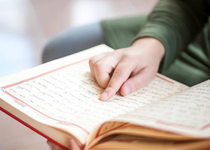 Buka Pintu Rezeki Dengan Rutin Membaca Al-Waqiah