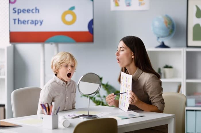 Mengatasi Keterlambatan Bicara pada Anak, 7 Tips Berguna untuk Orang Tua