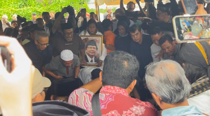 Keluarga Apresiasi Menteri Basuki Iringi Detik-detik Pemakaman Rizal Ramli